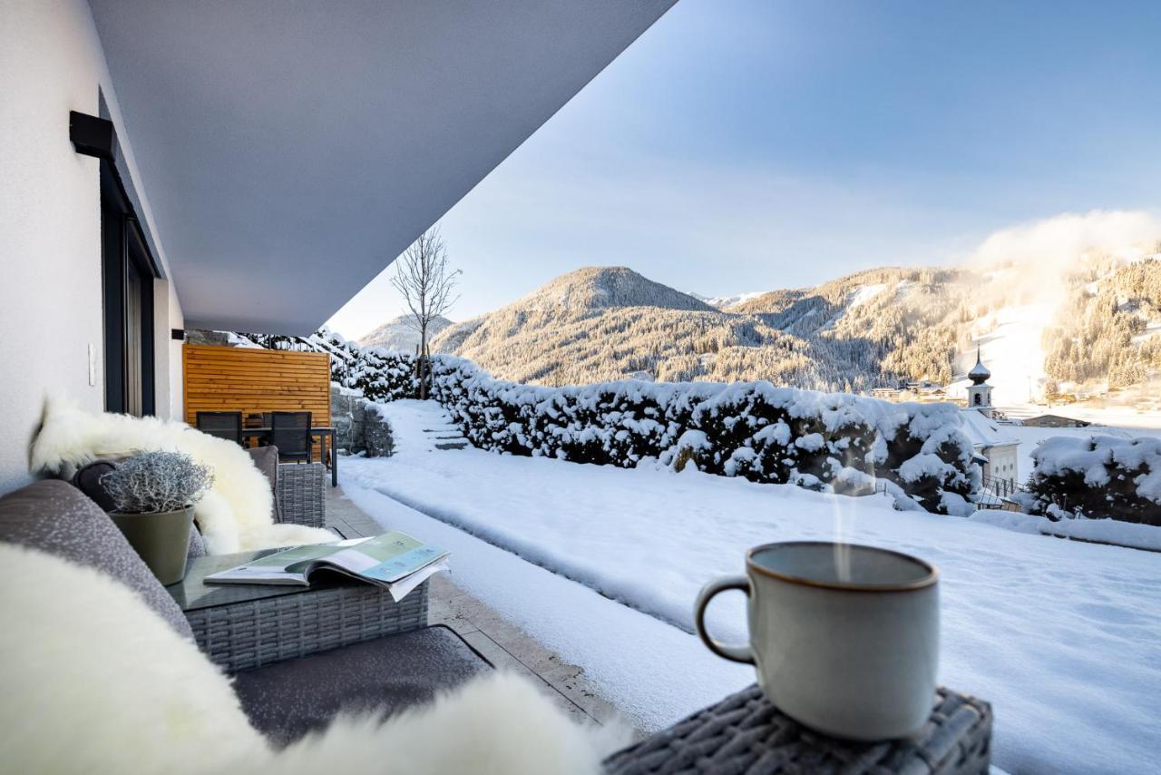 Neumayer's Apartment