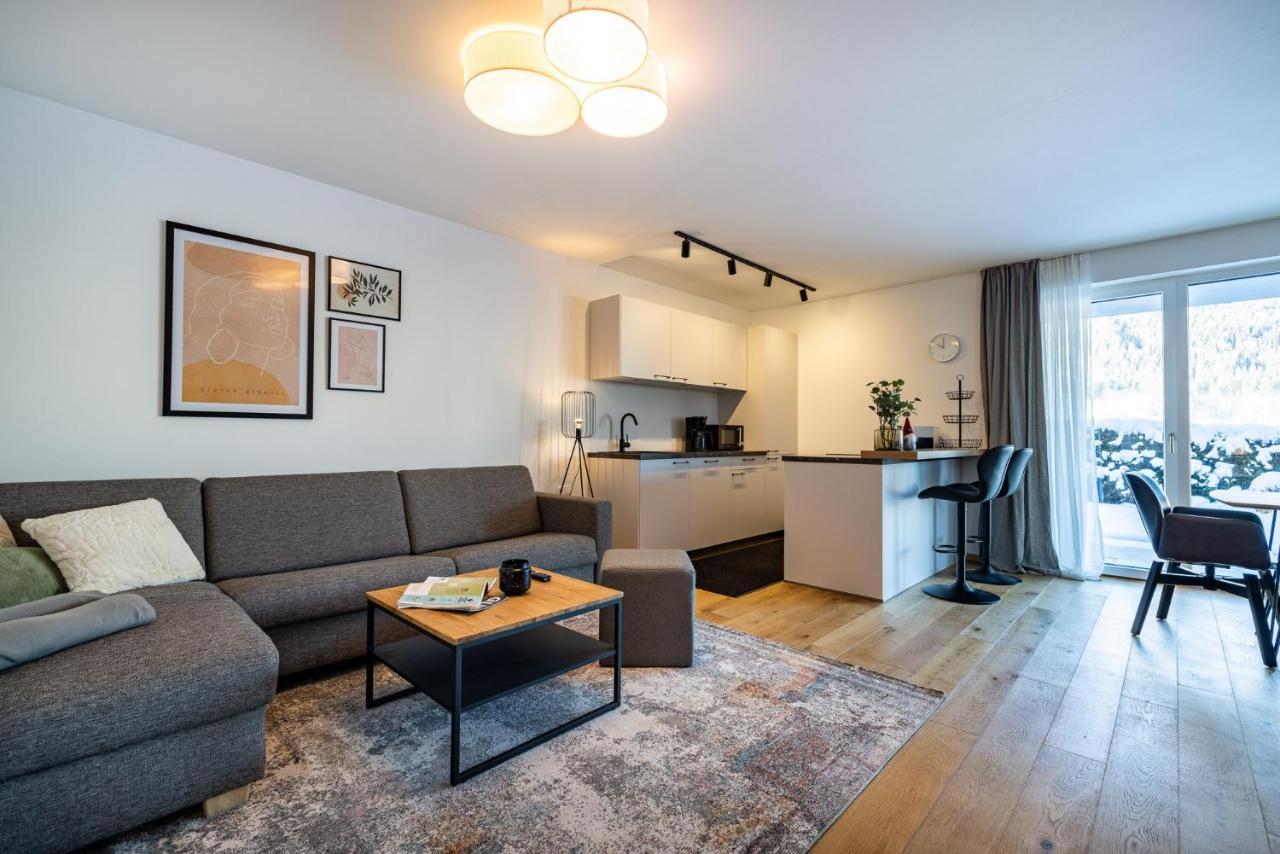 Neumayer's Apartment *